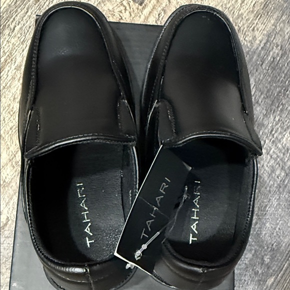 Tahari kids Classic Black Loafers - Picture 5 of 6
